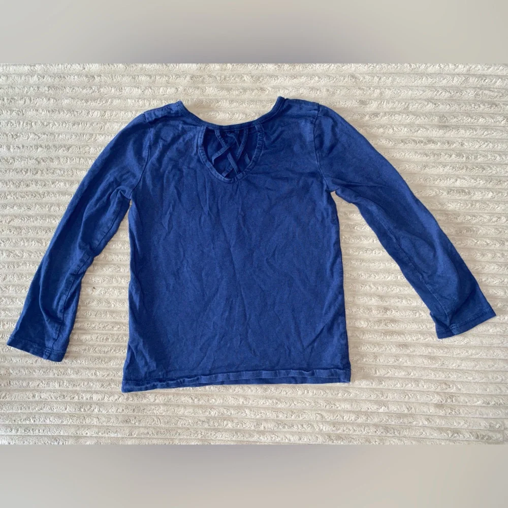 💖 Cute & Comfy Carter’s Tee with Crisscross Back – Size 6/6X